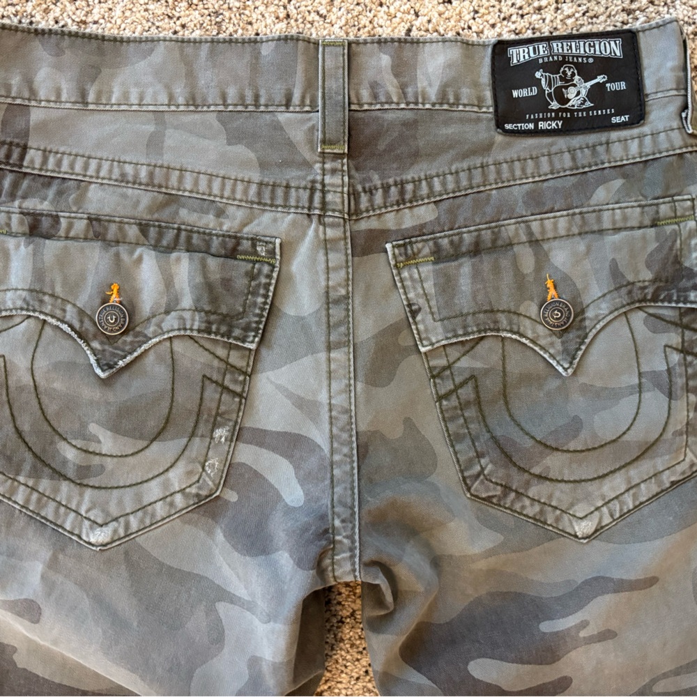 True Religion Ricky camouflage jeans. Very Good Condition! Grey/Green. 34” x 34” - Picture 8 of 14